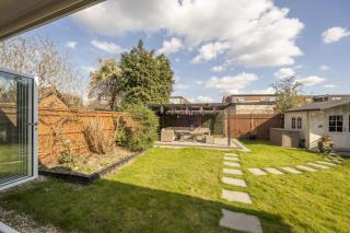 5 Bruce Avenue - Shepperton - 9