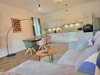 Black Forest -4- I Design I Boxspring I Balkon mit Ausblick I Spielplatz I Nespresso - 4