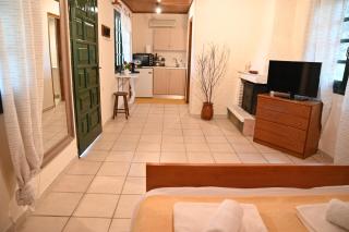 Evas Guesthouse - Agioi Theodoroi - 6