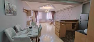 Երեք սենյականոց բնակարան կենտրոնում Հյուսիսային պողոտա էլիտար շենքում , Հին Երեւանցի 2 շենք125քմ կապիտալ եվրովերանորոգված կահավորված - Erevan - 0