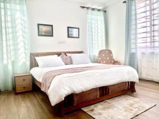 Sam's Beach Cottage - 2