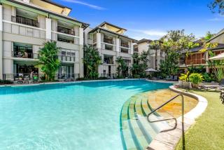 Vista Bleu - King Suite at Temple Resort - Palm Cove - 1