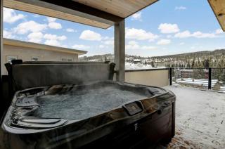 4BR Winter Park Oasis - Sleeps 9 - Ski-In and Hot Tub - 7