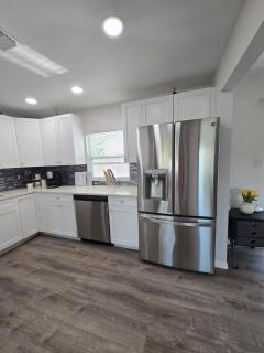 3 bedrooms 2 bathrooms Charming Gulfport home near the beach - Sint-Petersburg - 1