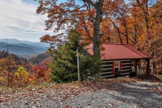 NEW LISTING - Cabin, Hot Tub, and Stunning Views - Sevierville - 5