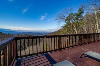 NEW LISTING - Cabin, Hot Tub, and Stunning Views - Sevierville - 3
