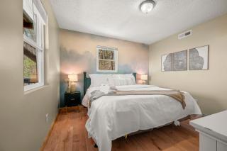 NEW LISTING - Cabin, Hot Tub, and Stunning Views - Sevierville - 2