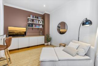 Spacious Family Home with Balcony in Pascoe Vale - Melbourne - 9