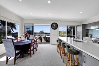 Executive on Parkvue - New Plymouth - 7