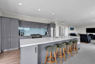Executive on Parkvue - New Plymouth - 5