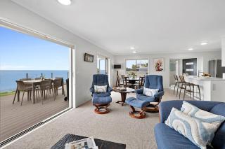 Beachfront Breeze - New Plymouth - 3