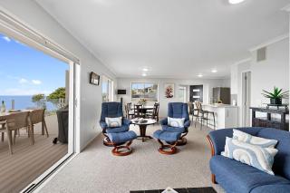 Beachfront Breeze - New Plymouth - 2