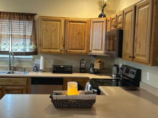 Entire 3bedrooms 2bathrooms exquisite house - 2