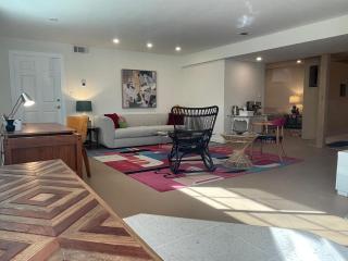Stunning Hummingbird Apartment at Fallen Tree House - Atlanta - 0