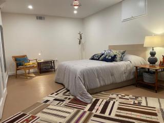 Stunning Hummingbird Apartment at Fallen Tree House - Atlanta - 6