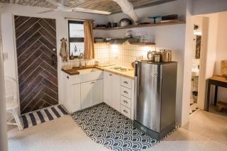 EIWA Nest Self-Service Apartment - Pet Friendly, AC, Outdoor Tub! - Santa Rita - 7