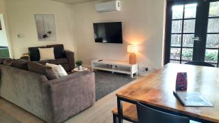 Tucked Away Chalet - Cosy Fire - Kingscote - 7