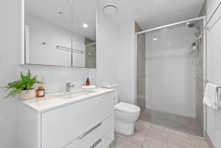 Modern 1BR Apt with Parking and Study Desk! - Brisbane - 5