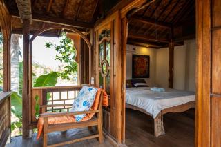 Carmen Kayu villa Lombok - 1