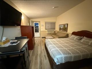 Centre Suite Inns Motel - Bonnyville - 9