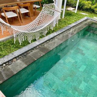 Stylish Tropical Villa 2 Br , Canggu , 400m To Finn Beach - Canggu - 9