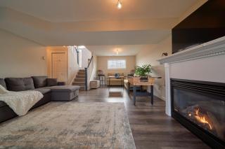 Walk to trails and beach Private backyard, deck - Meaford - 4