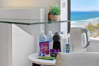 Beach Studio Ocean Views Level 17 Pool Gym Sauna - Gold Coast - 1