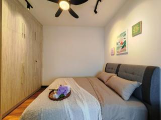 Symphony Tower High Floor 2 Bedroom with Netflix & Wi-Fi - Serdang - 4