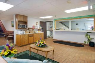 Americas Best Value Inn Torrington - Torrington - 9
