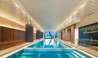 The Pearl Retreat - Elegant 2BR Apartment w Parking - Melbourne - 0