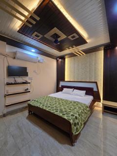 Guru Kripa Guest House - 1