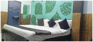 A PREMIUM HOTEL N A N D # P A L A C E - Near Sri Krishna Janambhoomi - Mathura Railway Juction - Parking and Wifi Facilities - Air Conditioning Luxury Room - A Top Rated Four Star Hotel - Mathura - 5