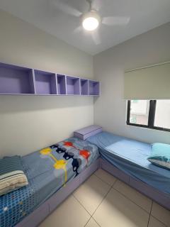 The Makcik's Homestay at Almyra Residence - 2