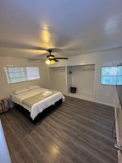 Modern cozy family friendly - Canoga Park - 8