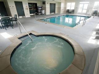 Country Inn & Suites by Radisson, Dundee, MI - Dundee - 1