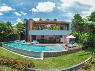 Villa Sandro - 3BR Escape, Lush Jungle Views & Pool - 5
