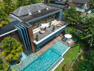 Villa Sandro - 3BR Escape, Lush Jungle Views & Pool - Ubud - 2