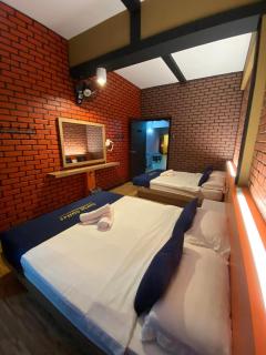 Suria's Brickhouse Lodge - 4