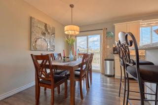 Walk to trails and beach Private backyard, deck - Meaford - 1