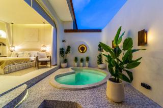 Luxe Private Pool Villa Amara 2 by OriVista - Canggu - 9
