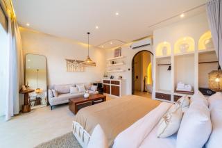 Luxe Private Pool Villa Amara 2 by OriVista - Canggu - 6