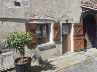 Au Pied des Remparts - Villeneuve - 2
