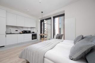 Towarowa Towers Apartments with Parking & AC by Renters Prestige - 4