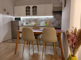 COZY Apartment GREAT Location - Tirana - 6