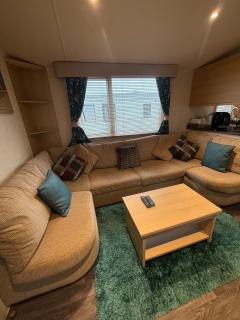 Serenity 1 and Serenity 2 Central lounge 3 bedrooms sleep 6 with 2 bathrooms - 8