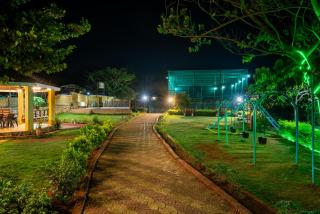 Newly Renovated-Farm Villa -6BHK with Pool & Turf - Lonavala - 3