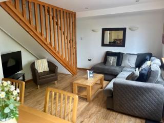 Acorn Lodge for Six with Hot Tub - Devon - Chudleigh - 4