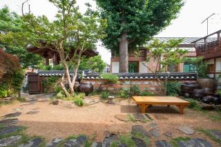 Jeonju Omokheon Hanok Stay - 4