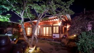 Jeonju Omokheon Hanok Stay - 1
