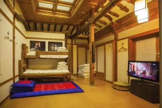 Jeonju Omokheon Hanok Stay - 2
